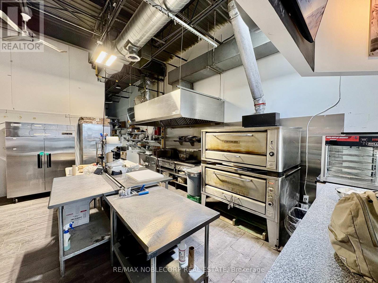 50 Dr Kay Drive, King, Ontario  L0G 1T0 - Photo 4 - N12771702