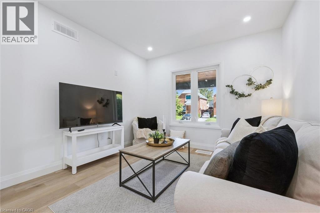 66 Trinity Street, Stratford, Ontario  N5A 4P4 - Photo 5 - 40802710