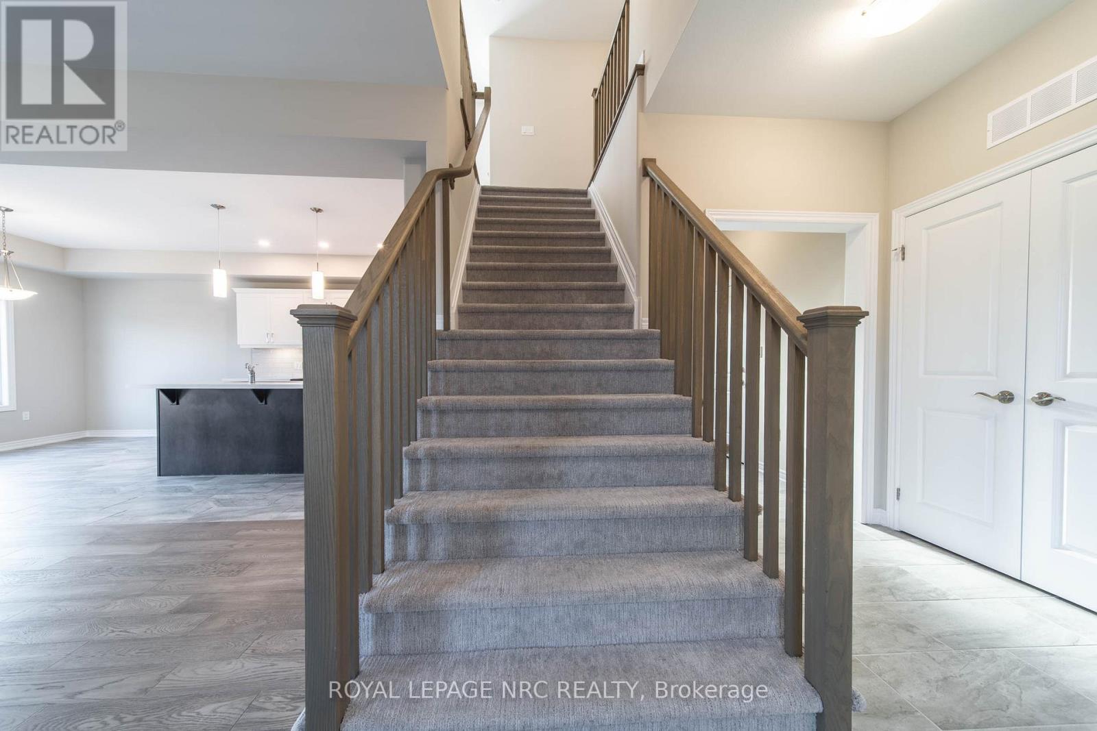 1217 Uppers Lane, Thorold, Ontario  L0S 1A0 - Photo 8 - X12716148