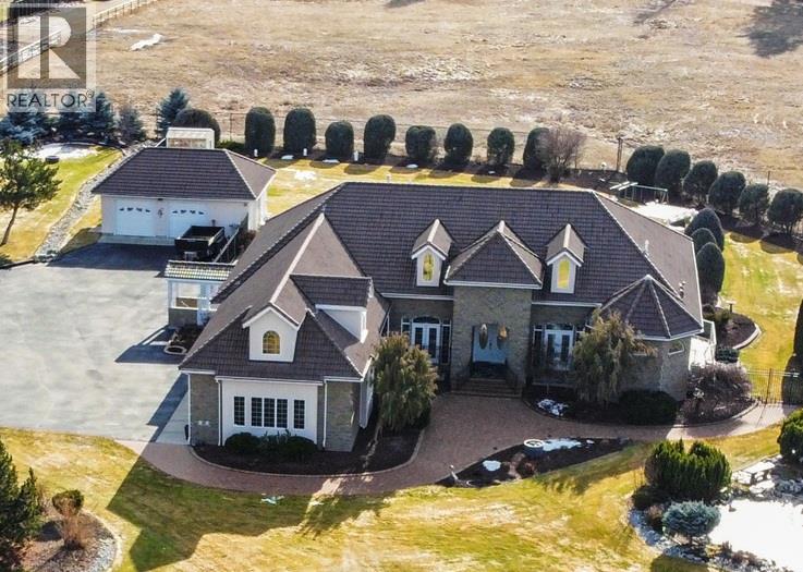 3355 9th Street S, Cranbrook, British Columbia  V1C 7A8 - Photo 1 - 10375078