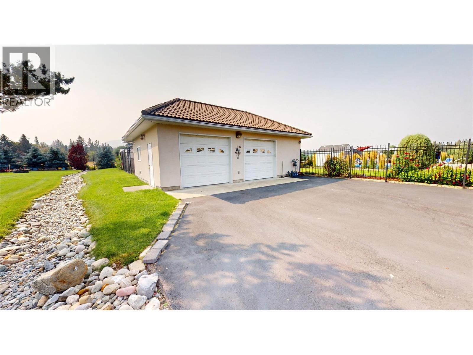 3355 9th Street S, Cranbrook, British Columbia  V1C 7A8 - Photo 65 - 10375078