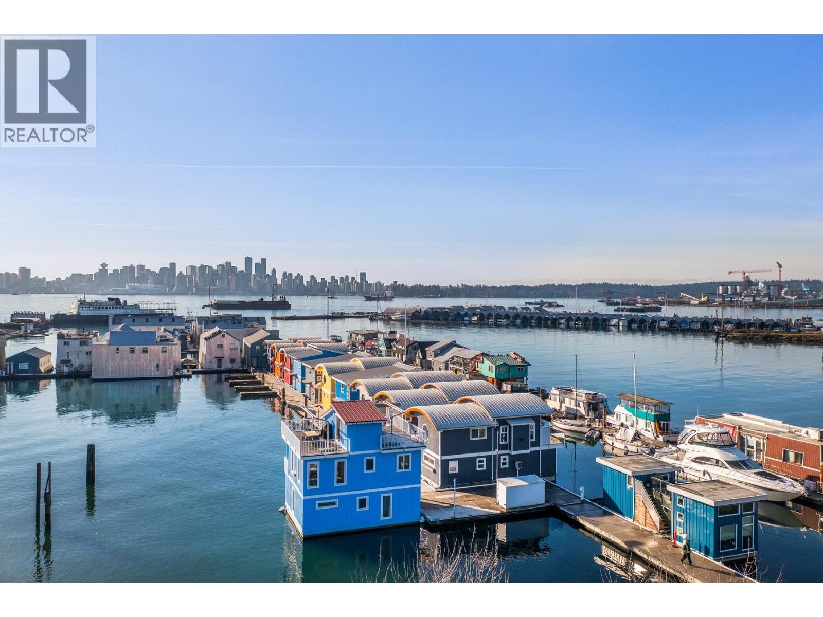 Jnw04 415 Esplanade W, North Vancouver, British Columbia  V7M 1A7 - Photo 1 - R3087799