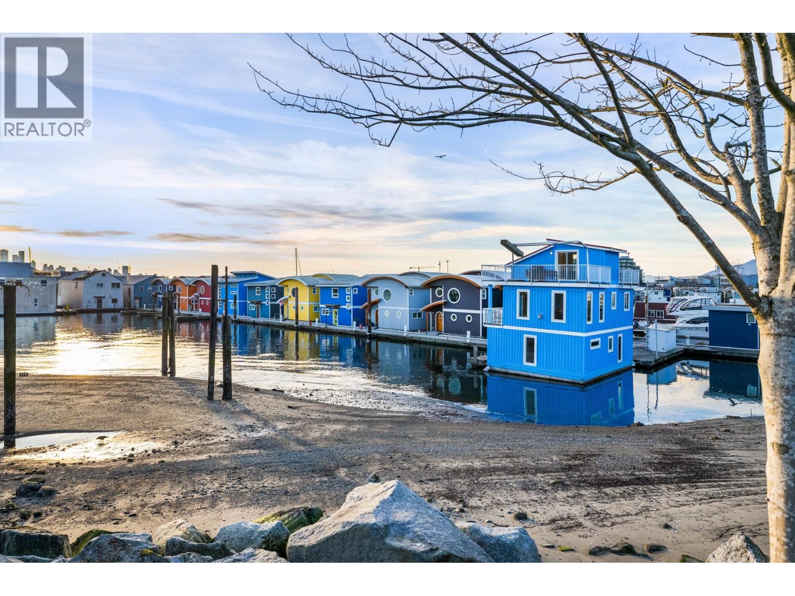 Jnw04 415 Esplanade W, North Vancouver, British Columbia  V7M 1A7 - Photo 5 - R3087799