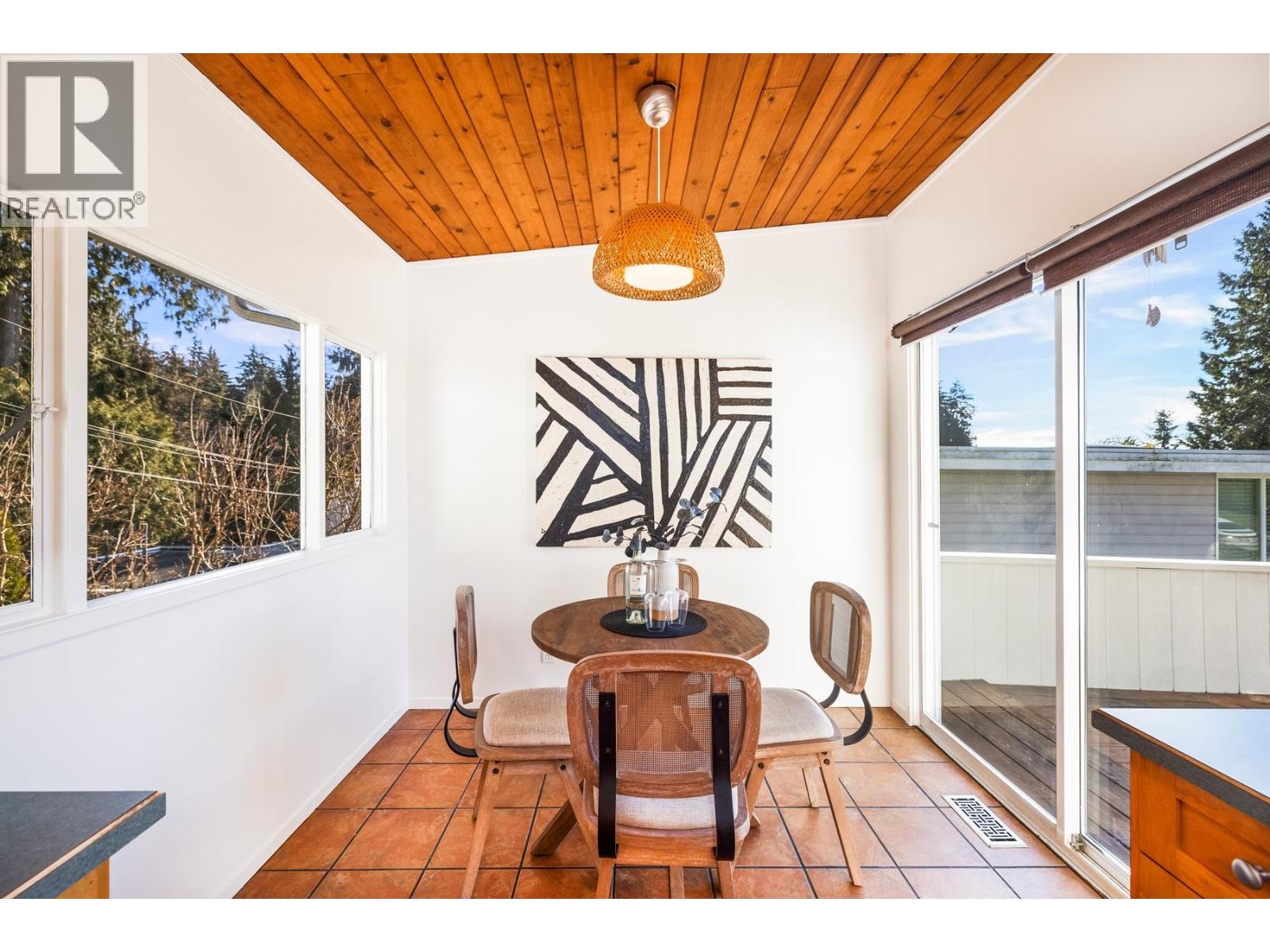 4202 Skyline Drive, North Vancouver, British Columbia  V7R 3G7 - Photo 22 - R3087809