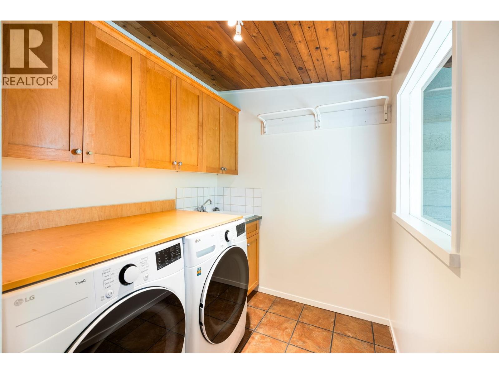 4202 Skyline Drive, North Vancouver, British Columbia  V7R 3G7 - Photo 30 - R3087809