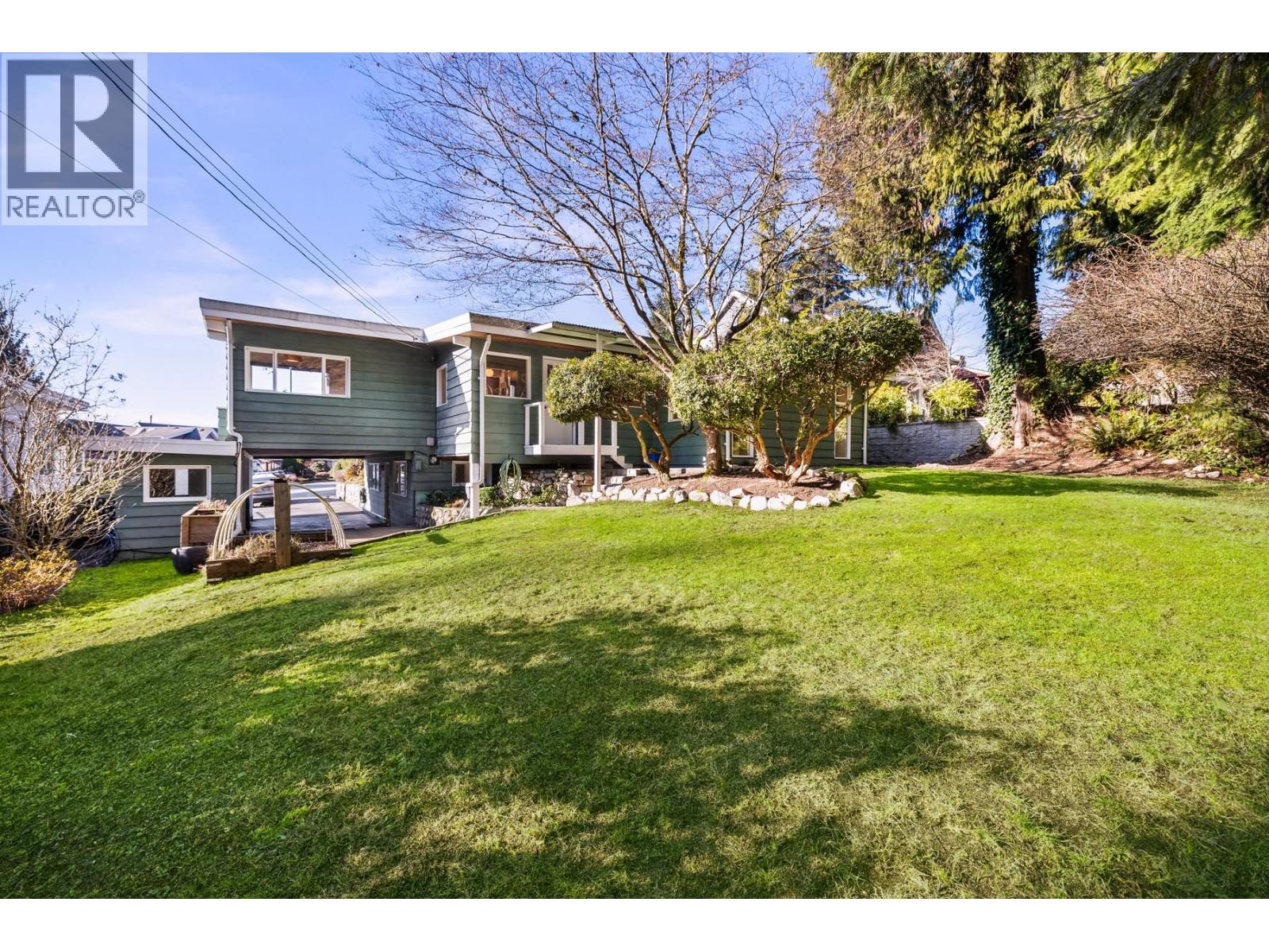 4202 Skyline Drive, North Vancouver, British Columbia  V7R 3G7 - Photo 36 - R3087809