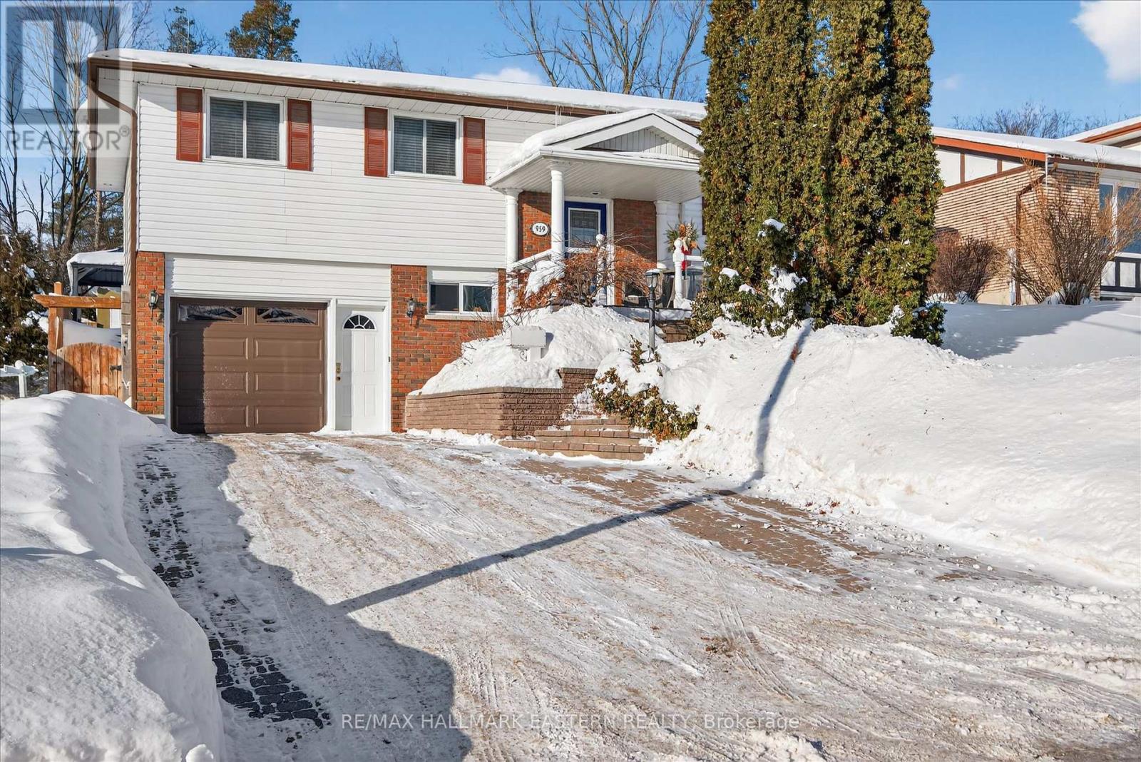 959 Golfview Road, Peterborough, Ontario  K9J 7W2 - Photo 1 - X12748472