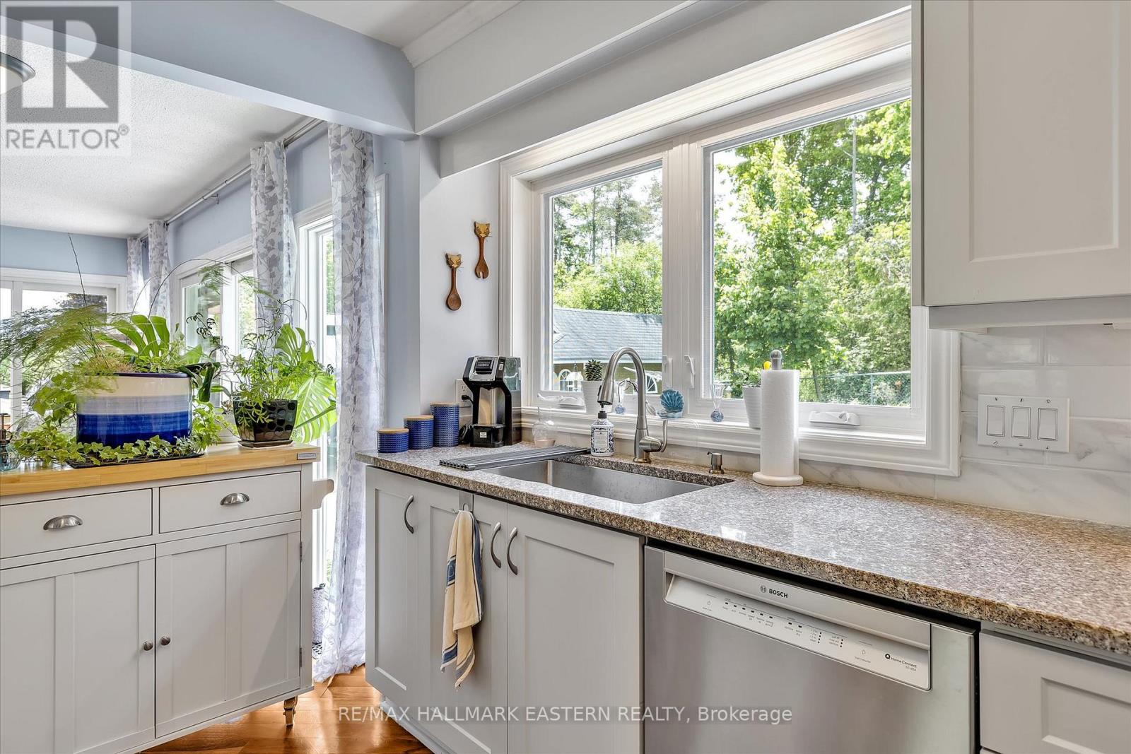 959 Golfview Road, Peterborough, Ontario  K9J 7W2 - Photo 6 - X12748472