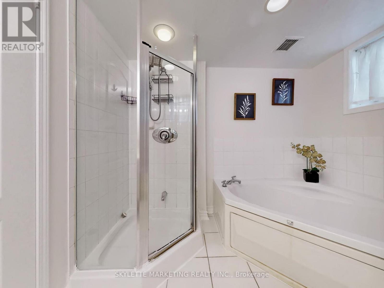 Gv216 - 8 Rean Drive, Toronto, Ontario  M2K 3B9 - Photo 37 - C12771852