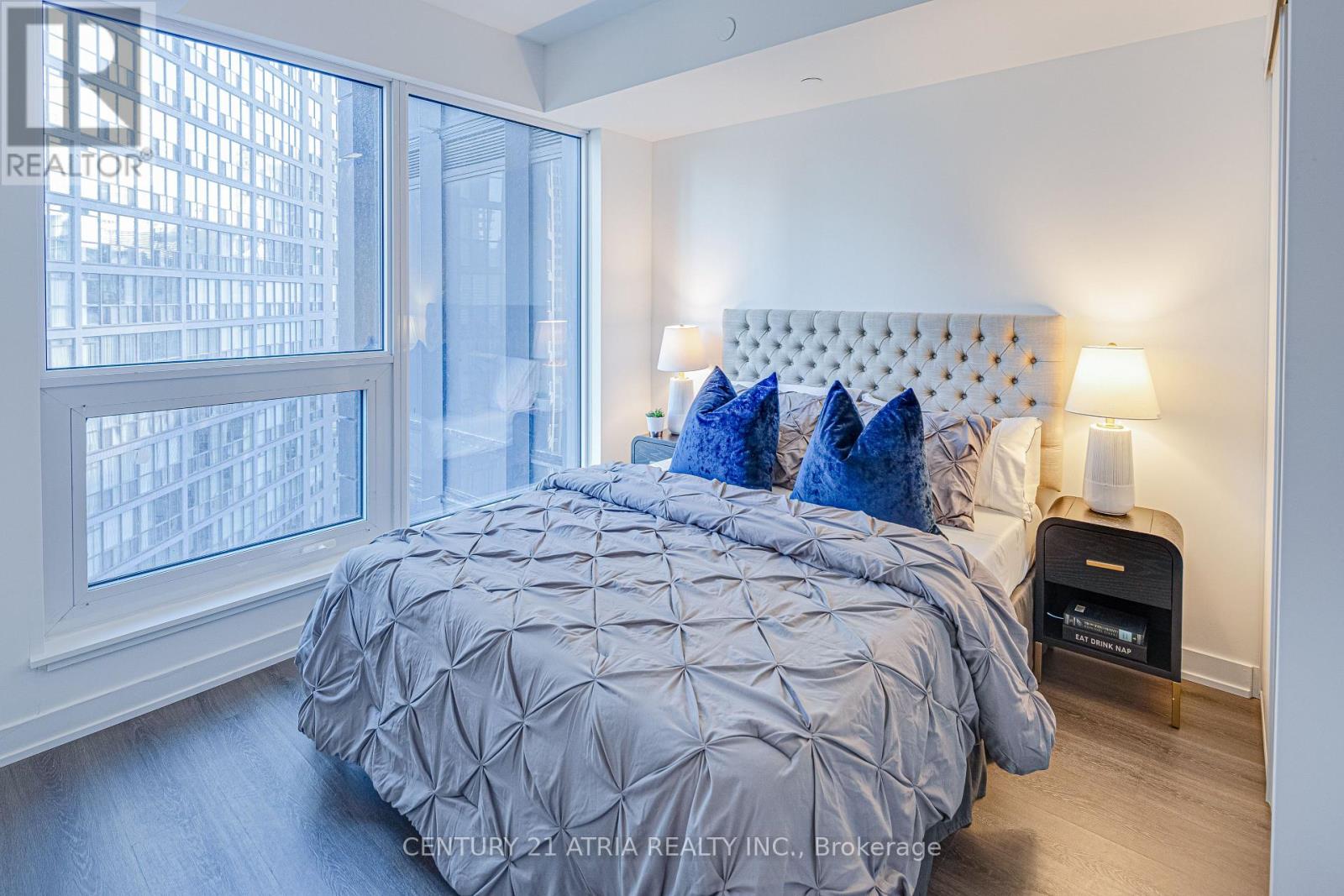 1702 - 8 Wellesley Street W, Toronto, Ontario  M4Y 0J5 - Photo 15 - C12771892