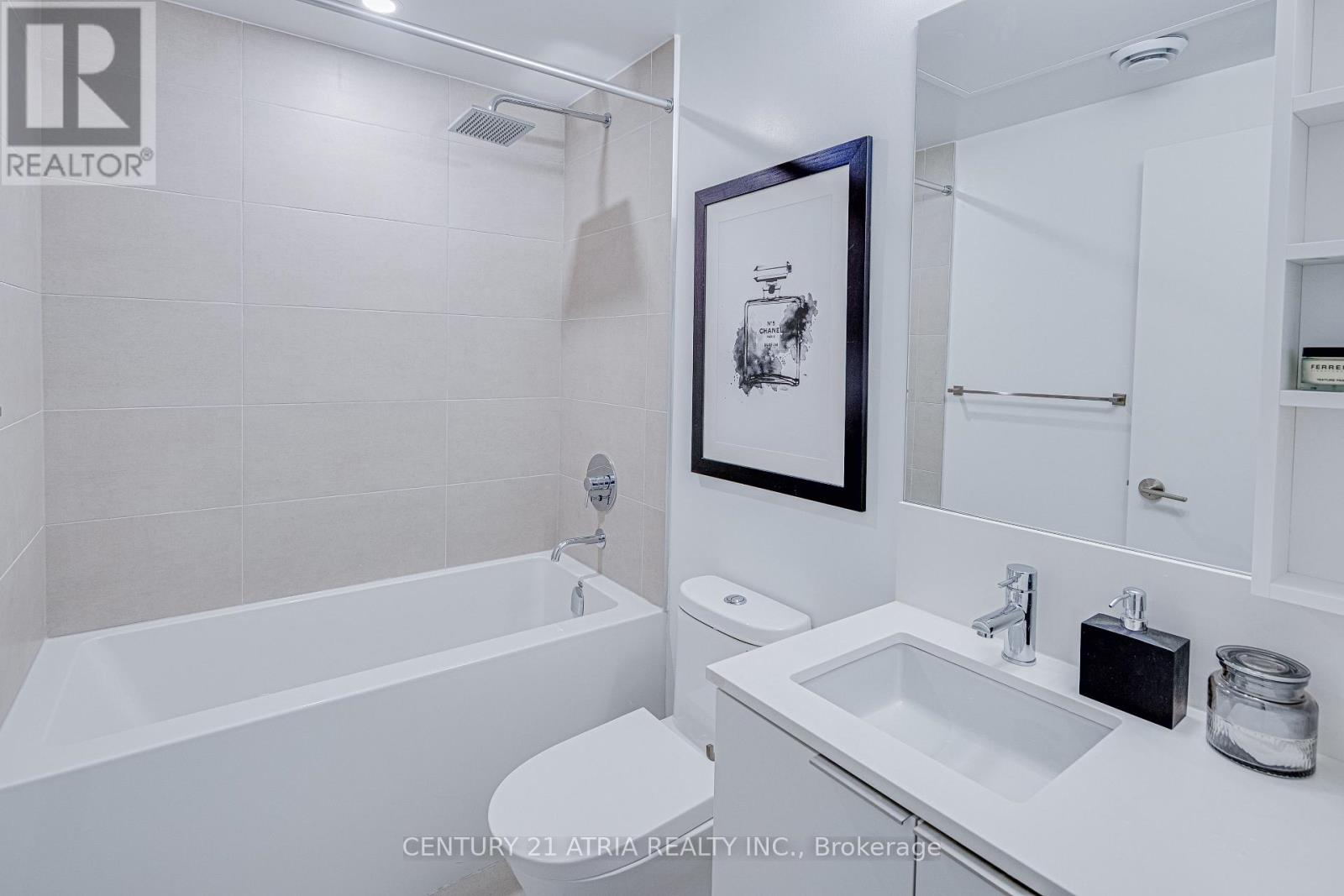 1702 - 8 Wellesley Street W, Toronto, Ontario  M4Y 0J5 - Photo 5 - C12771892