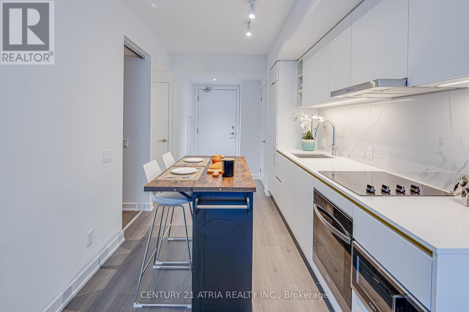 1702 - 8 Wellesley Street W, Toronto, Ontario  M4Y 0J5 - Photo 9 - C12771892