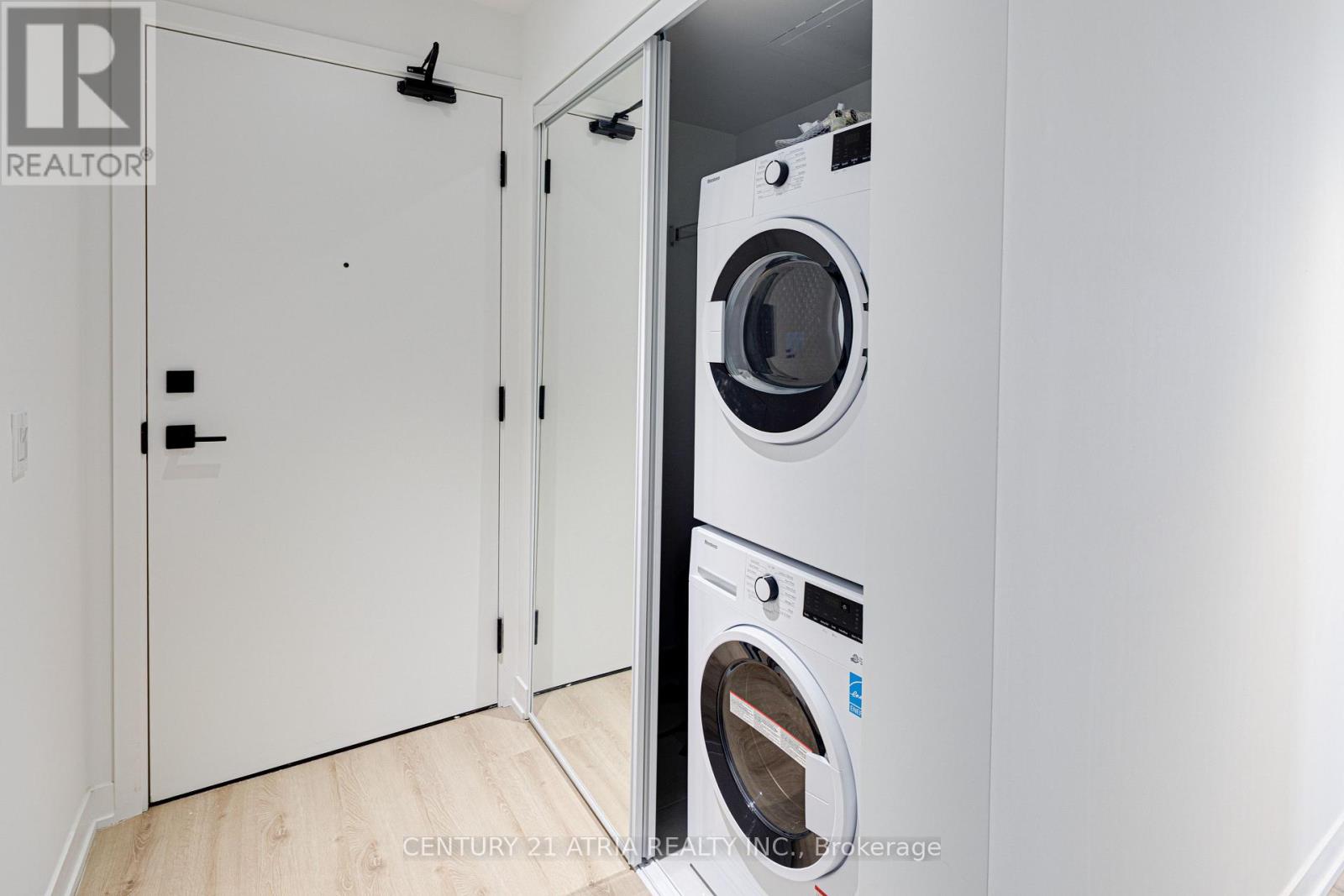 2515 - 319 Jarvis Street, Toronto, Ontario  M5B 0C8 - Photo 2 - C12771906