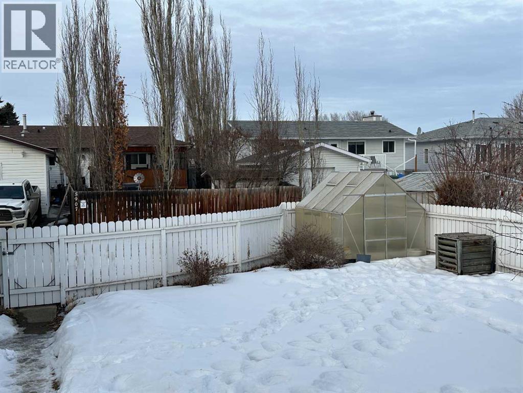 5908 57 Avenue, Ponoka, Alberta  T4J 1L2 - Photo 2 - A2284592