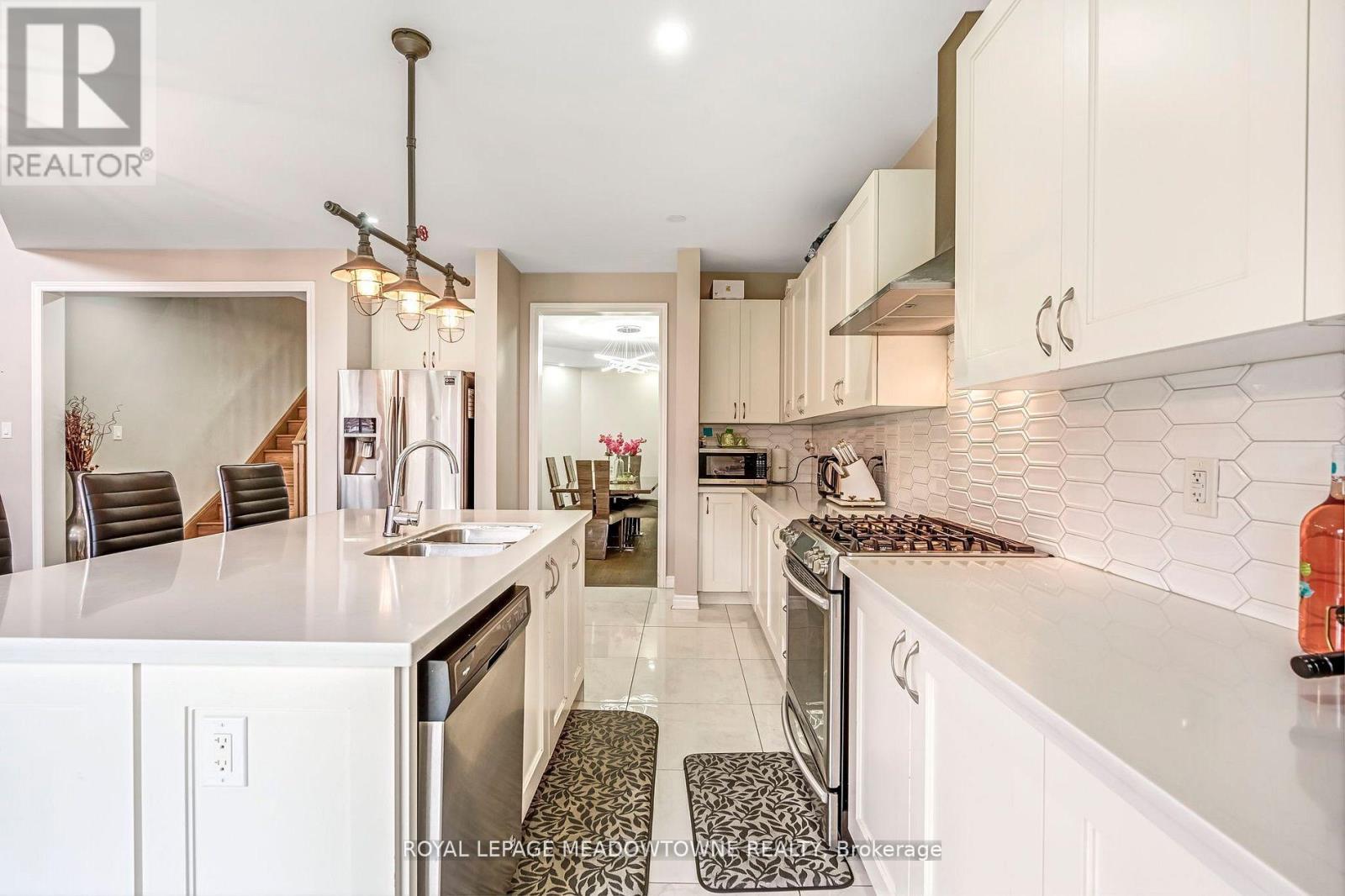 1029 Barton Way, Innisfil, Ontario  L9S 4R7 - Photo 15 - N12771844