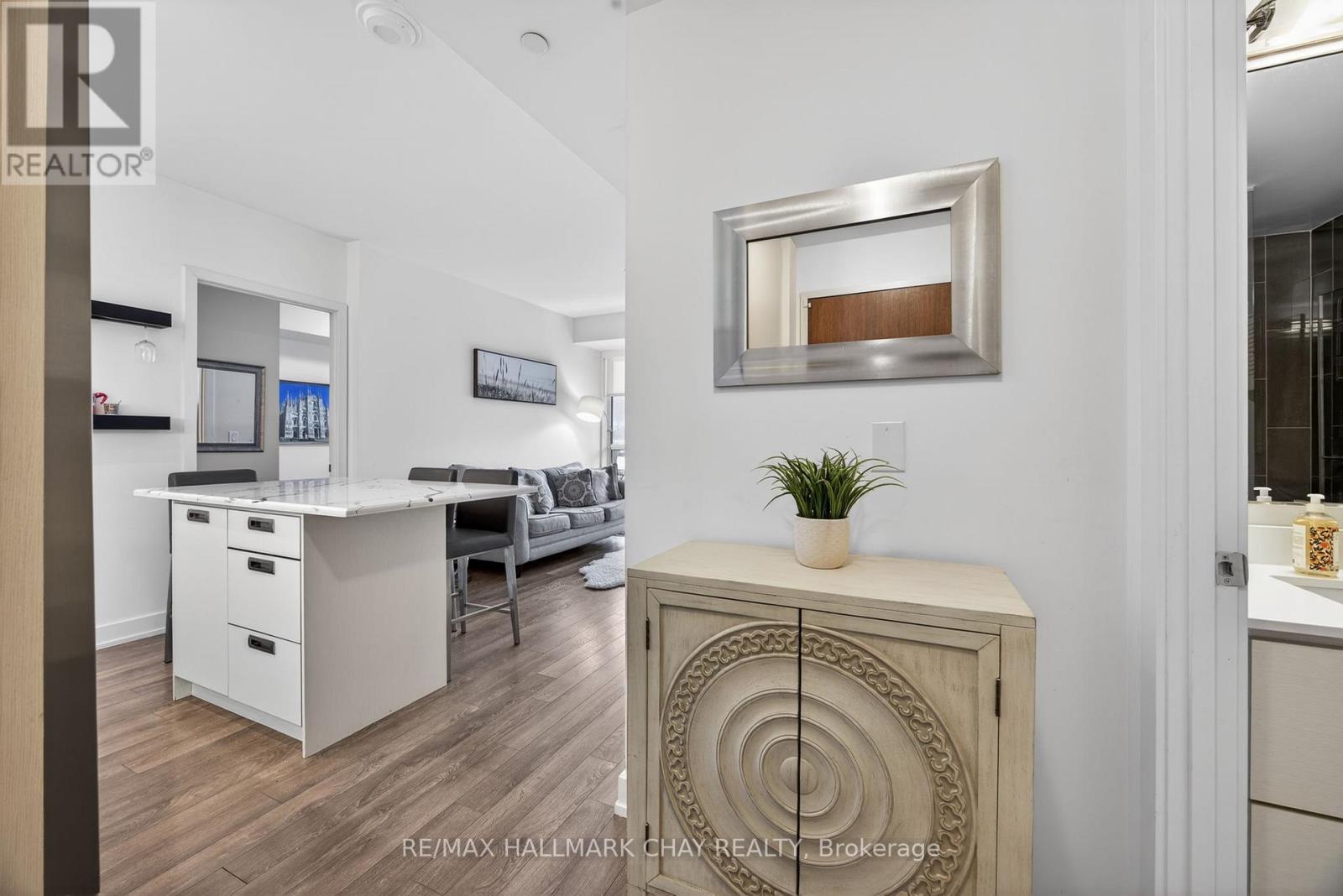 C315 - 301 Sea Ray Avenue, Innisfil, Ontario  L9S 0L8 - Photo 4 - N12771856