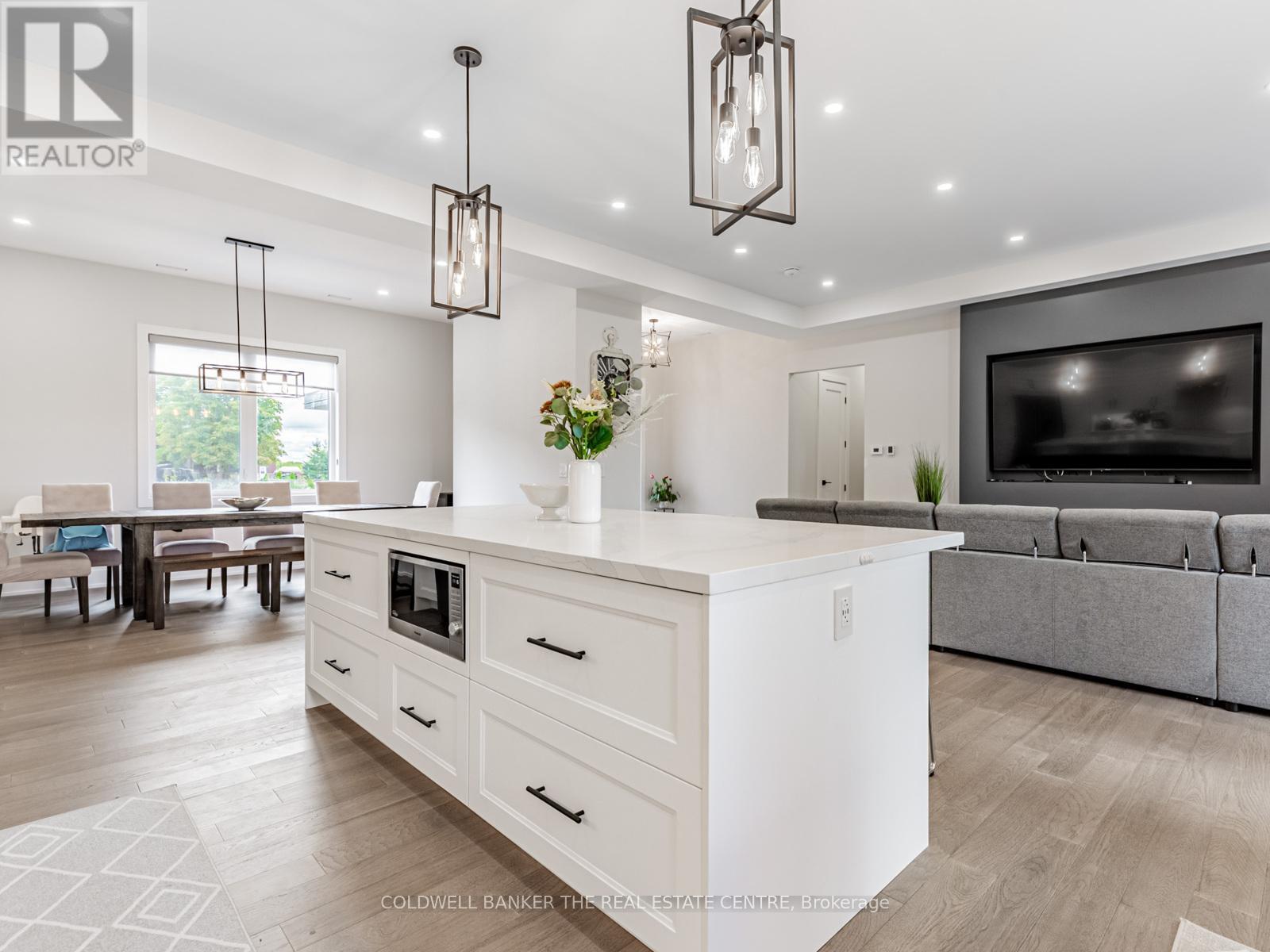 2166 10th Side Road, Bradford West Gwillimbury, Ontario  L3Z 2K9 - Photo 33 - N12771904