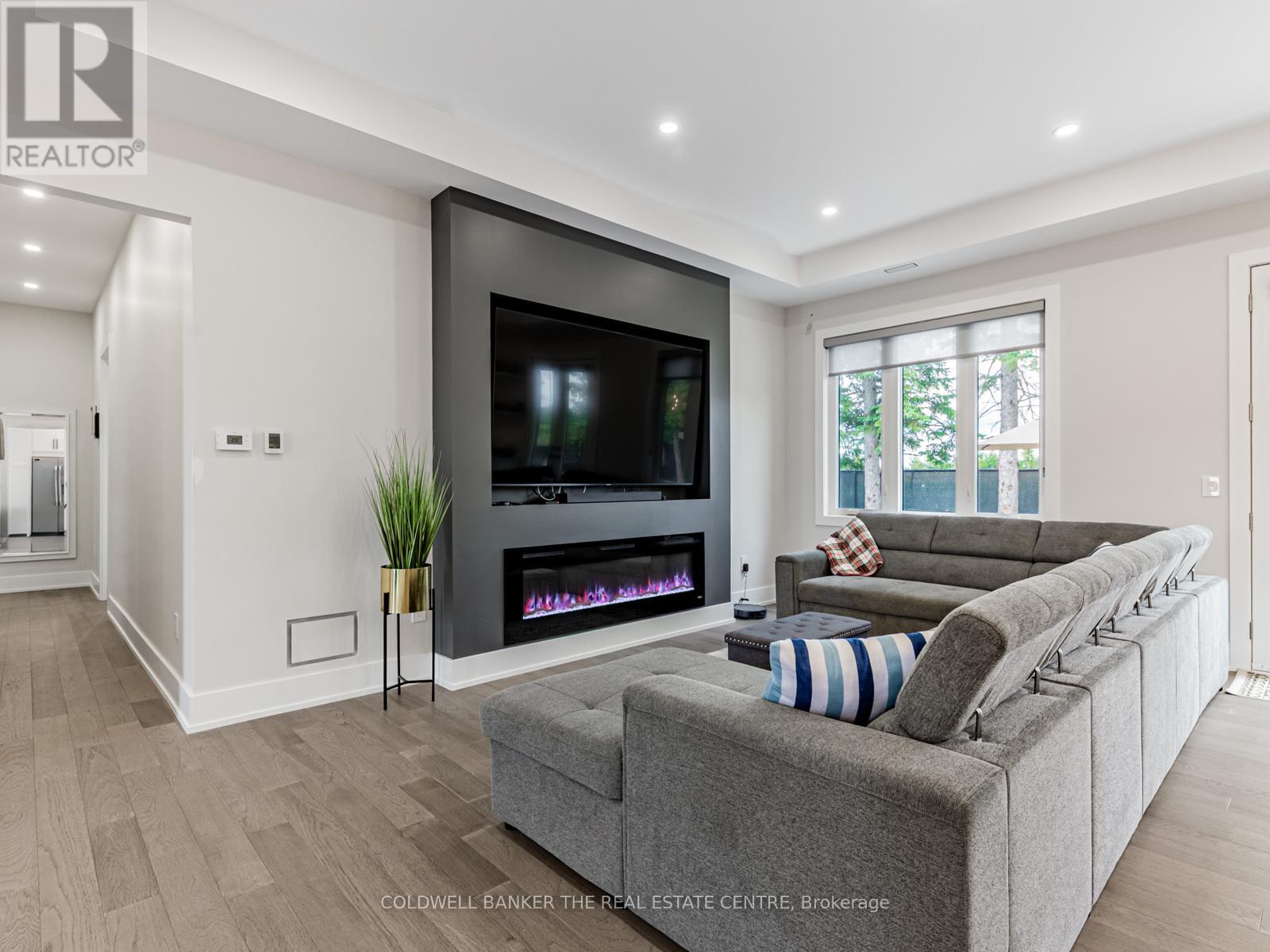 2166 10th Side Road, Bradford West Gwillimbury, Ontario  L3Z 2K9 - Photo 35 - N12771904