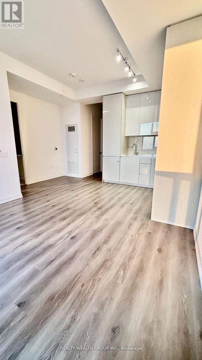 3103 - 28 Interchange Way, Vaughan, Ontario  L4K 0P8 - Photo 11 - N12771952