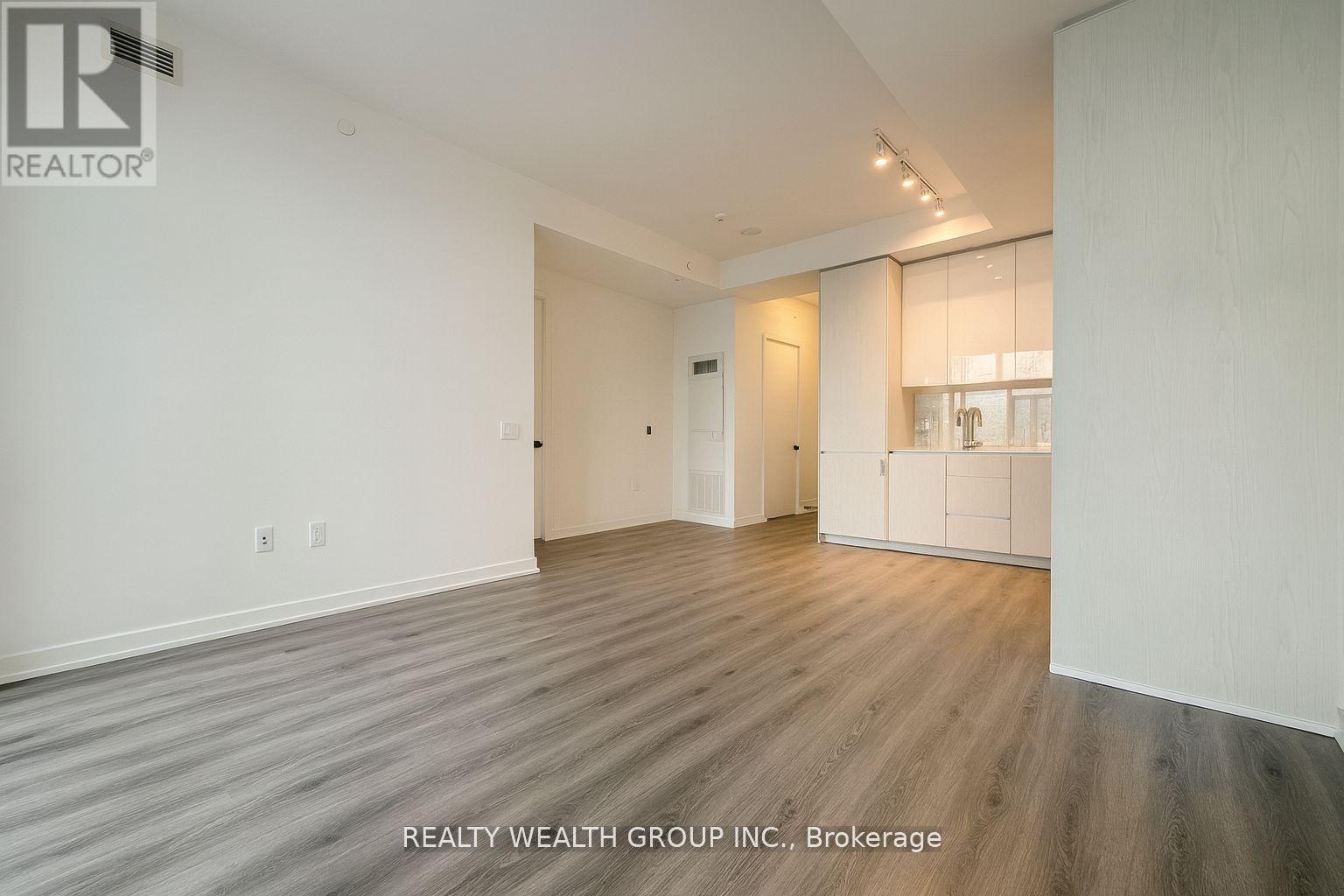 3103 - 28 Interchange Way, Vaughan, Ontario  L4K 0P8 - Photo 4 - N12771952