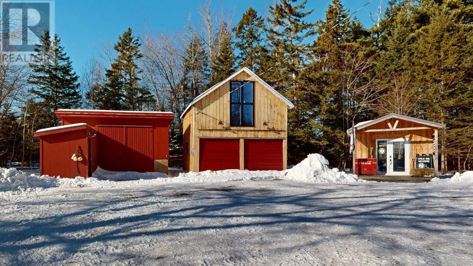 104 Mount Pleasant Road, Brooklyn, Nova Scotia  B0J 1H0 - Photo 2 - 202602432