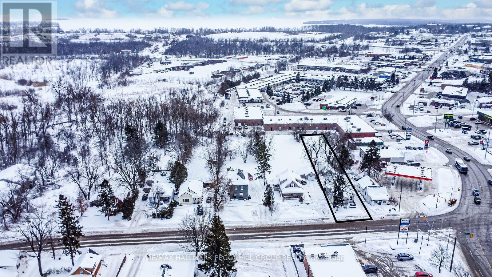 221 Barrie Road, Orillia, Ontario  L3V 2P6 - Photo 12 - S12771870