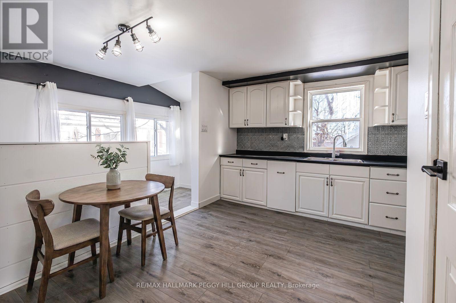 221 Barrie Road, Orillia, Ontario  L3V 2P6 - Photo 3 - S12771870