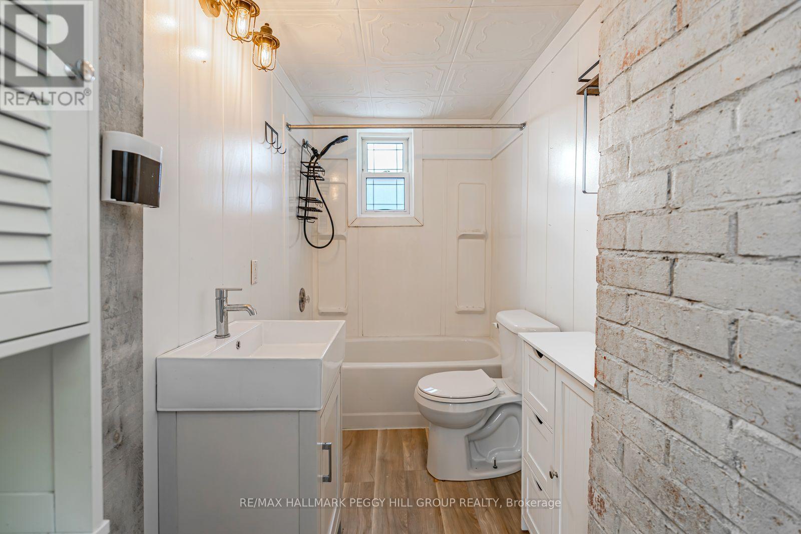 221 Barrie Road, Orillia, Ontario  L3V 2P6 - Photo 6 - S12771870