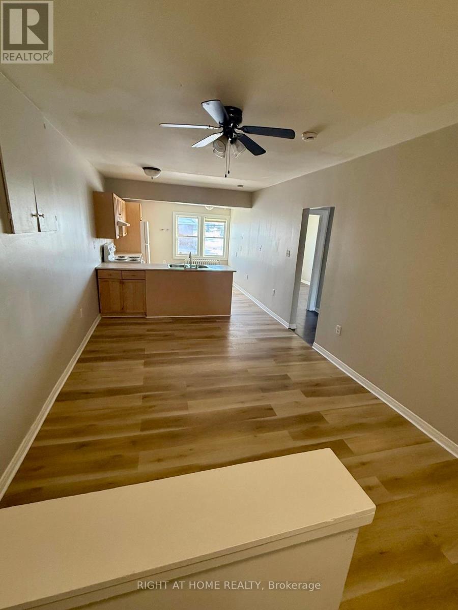 D - 108 Mississaga Street W, Orillia, Ontario  L3V 3B1 - Photo 3 - S12771890