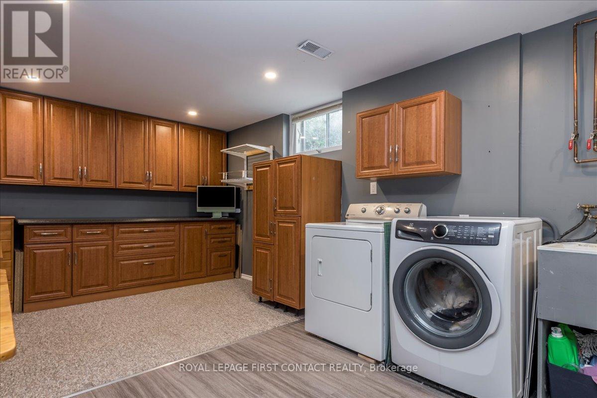 32 Springhome Road, Barrie (Allandale Heights), Ontario  L4N 2W7 - Photo 25 - S12771934