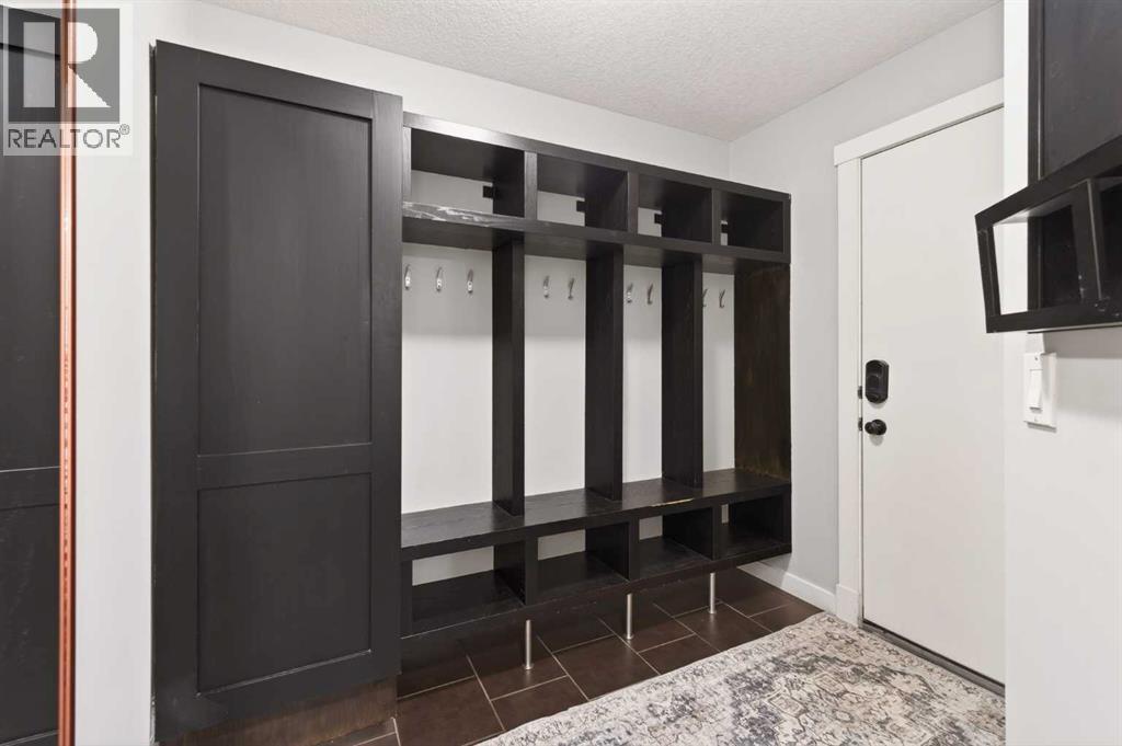 4 Cougarstone Square Sw, Calgary, Alberta  T3H 5J3 - Photo 18 - A2283347