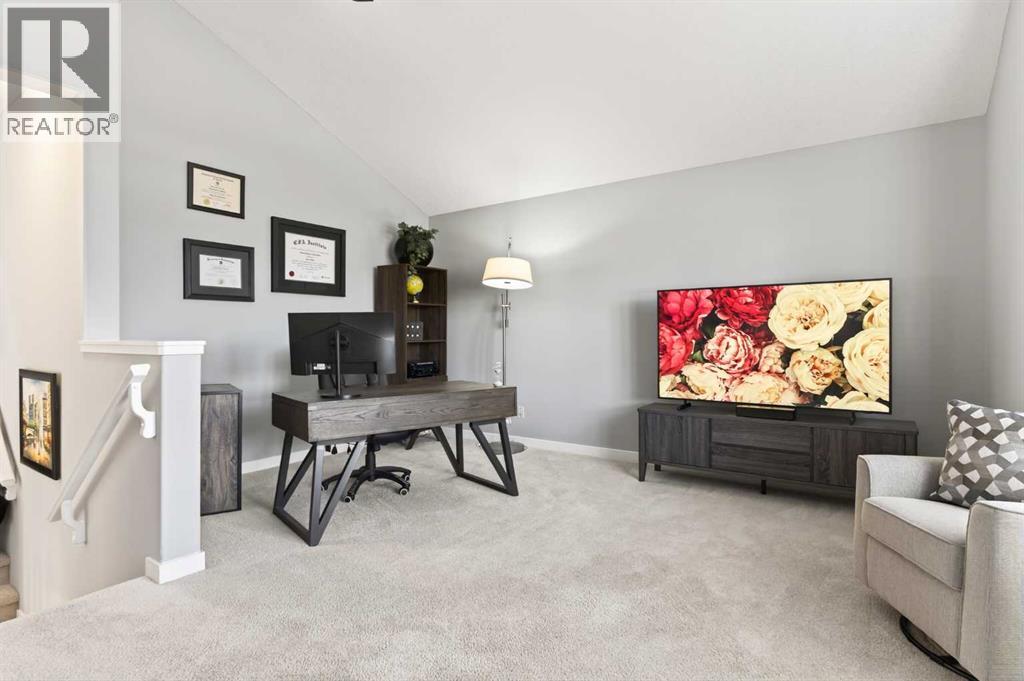 4 Cougarstone Square Sw, Calgary, Alberta  T3H 5J3 - Photo 23 - A2283347