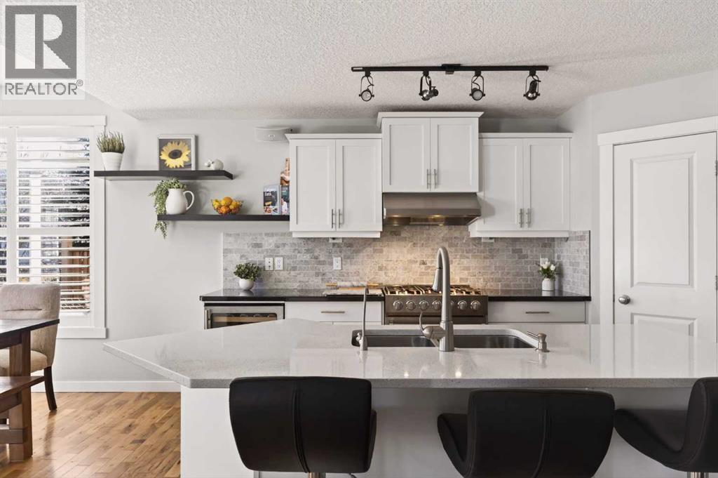 4 Cougarstone Square Sw, Calgary, Alberta  T3H 5J3 - Photo 13 - A2283347