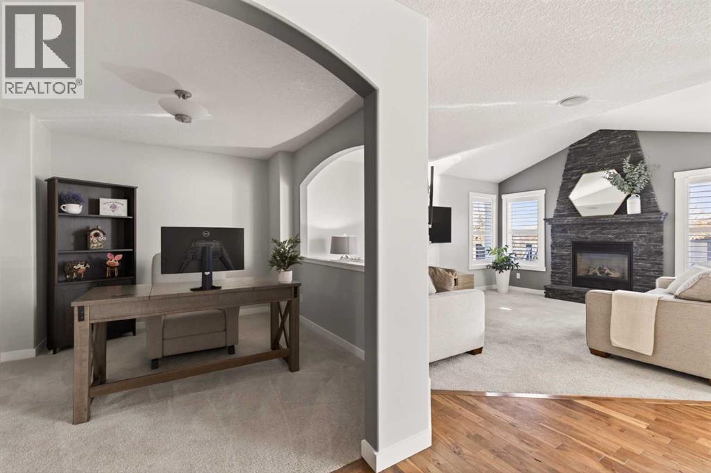 4 Cougarstone Square Sw, Calgary, Alberta  T3H 5J3 - Photo 6 - A2283347