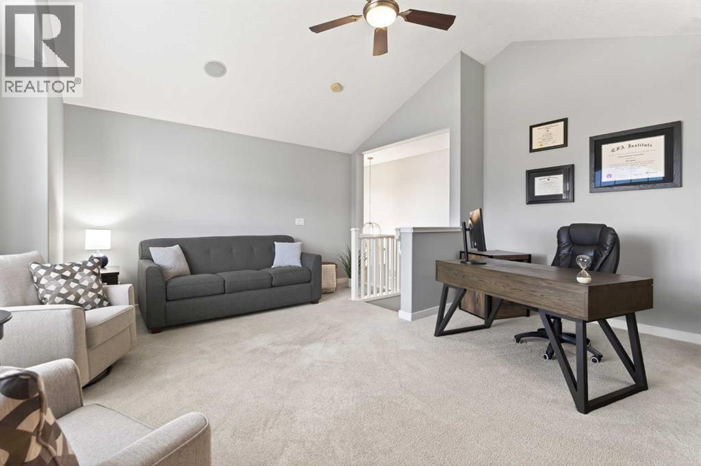 4 Cougarstone Square Sw, Calgary, Alberta  T3H 5J3 - Photo 22 - A2283347