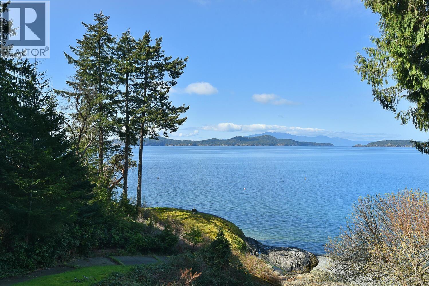 8429 Redrooffs Road, Halfmoon Bay, British Columbia  V7Z 1E6 - Photo 1 - R3046755
