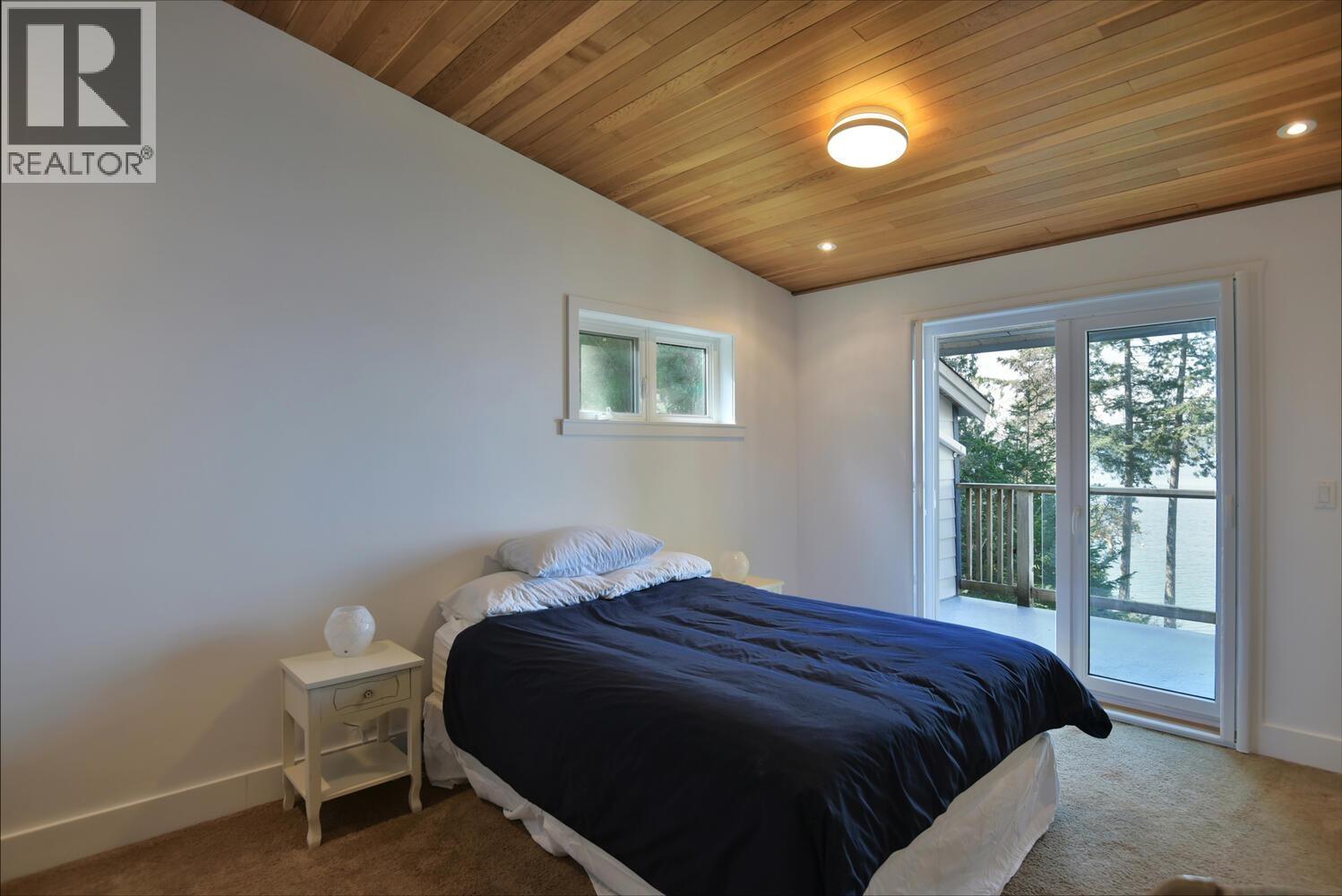 8429 Redrooffs Road, Halfmoon Bay, British Columbia  V7Z 1E6 - Photo 15 - R3046755