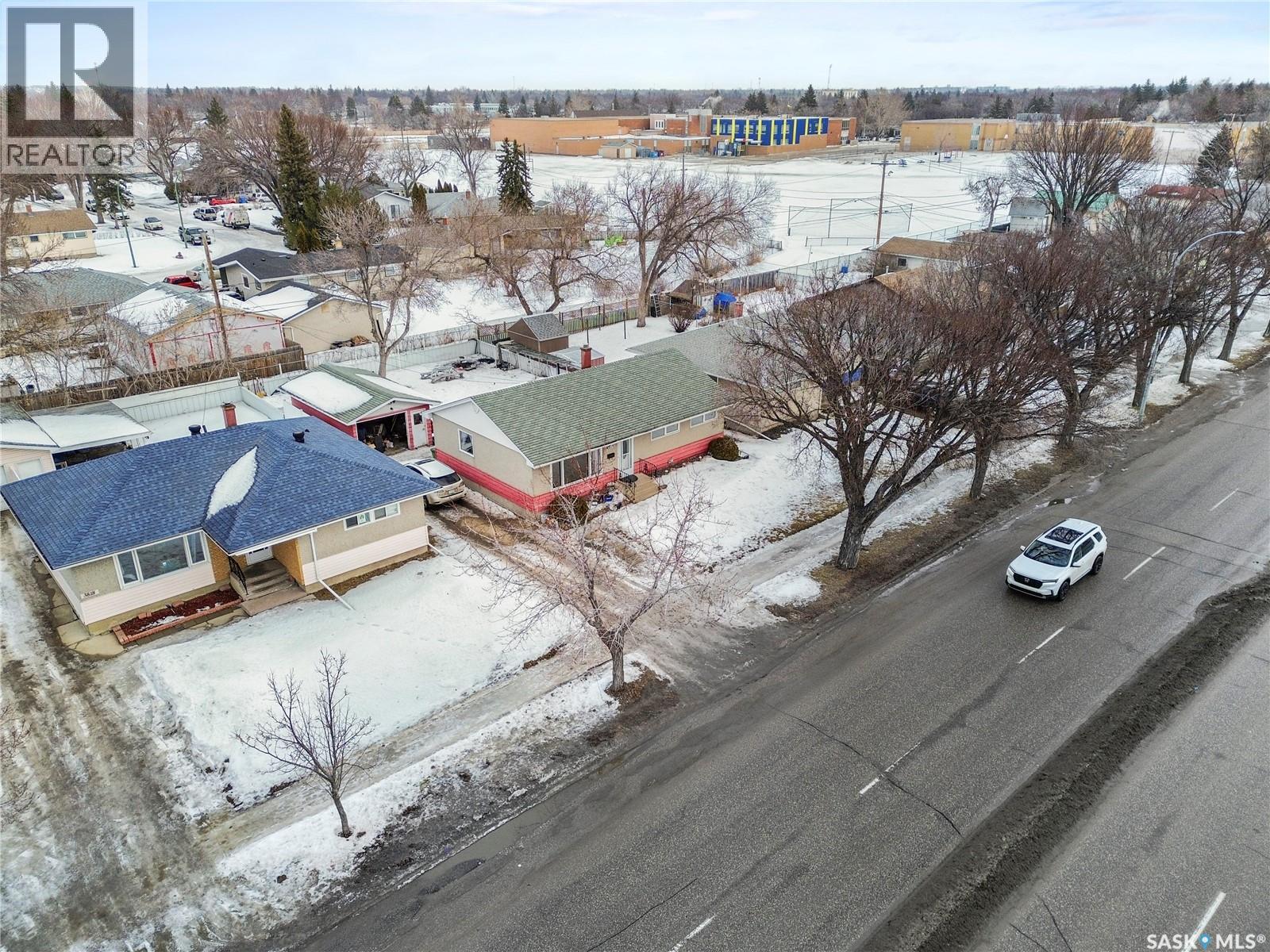 3814 Sherwood Drive, Regina, Saskatchewan  S4R 4A6 - Photo 6 - SK028161