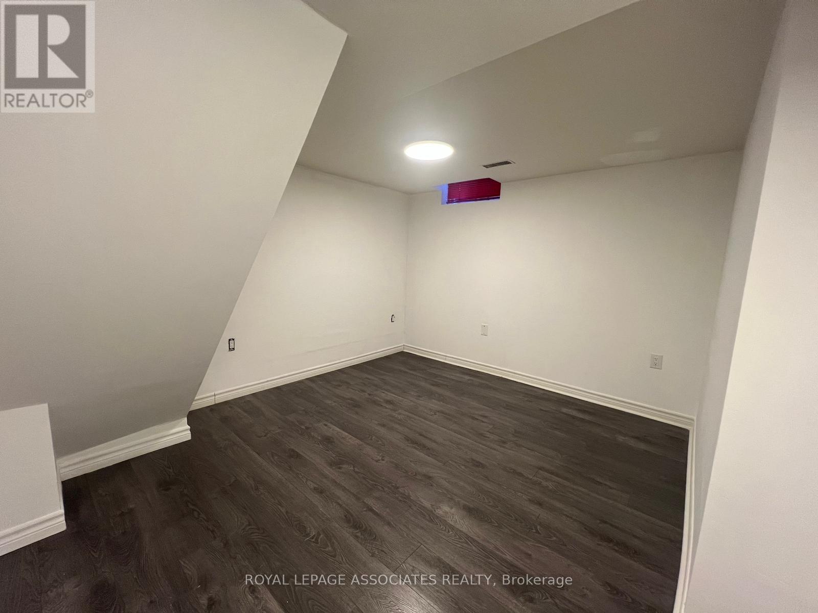 69 Huntingwood Crescent, Brampton, Ontario  L6S 1S5 - Photo 22 - W12771848