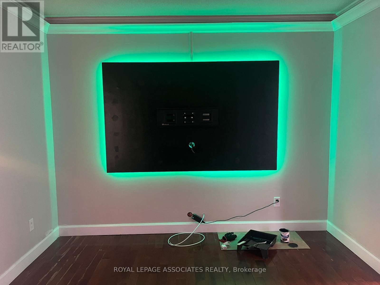 69 Huntingwood Crescent, Brampton, Ontario  L6S 1S5 - Photo 3 - W12771848