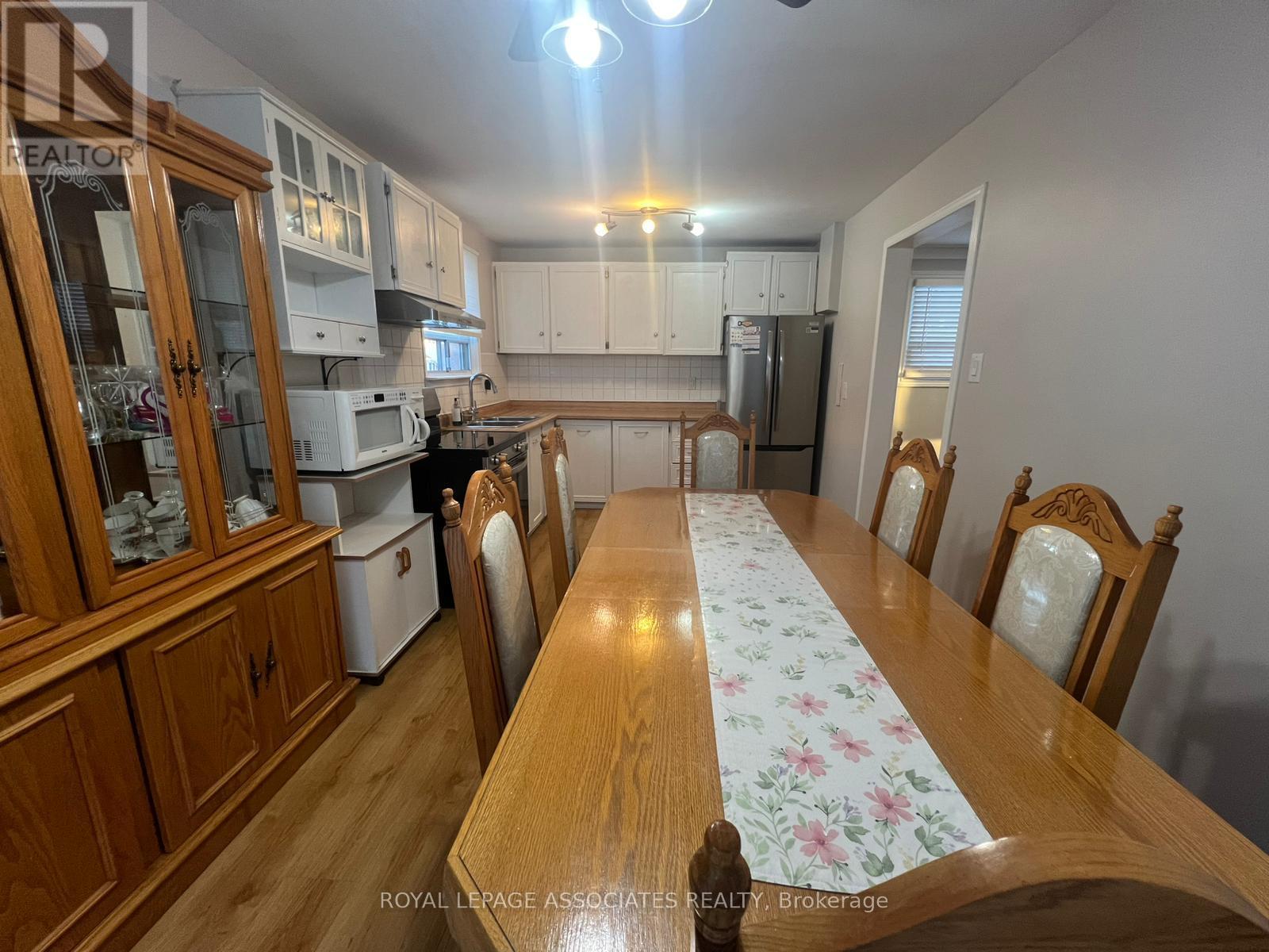 69 Huntingwood Crescent, Brampton, Ontario  L6S 1S5 - Photo 8 - W12771848