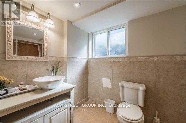1588 Truscott Drive, Mississauga, Ontario  L5J 1Z4 - Photo 14 - W12771920