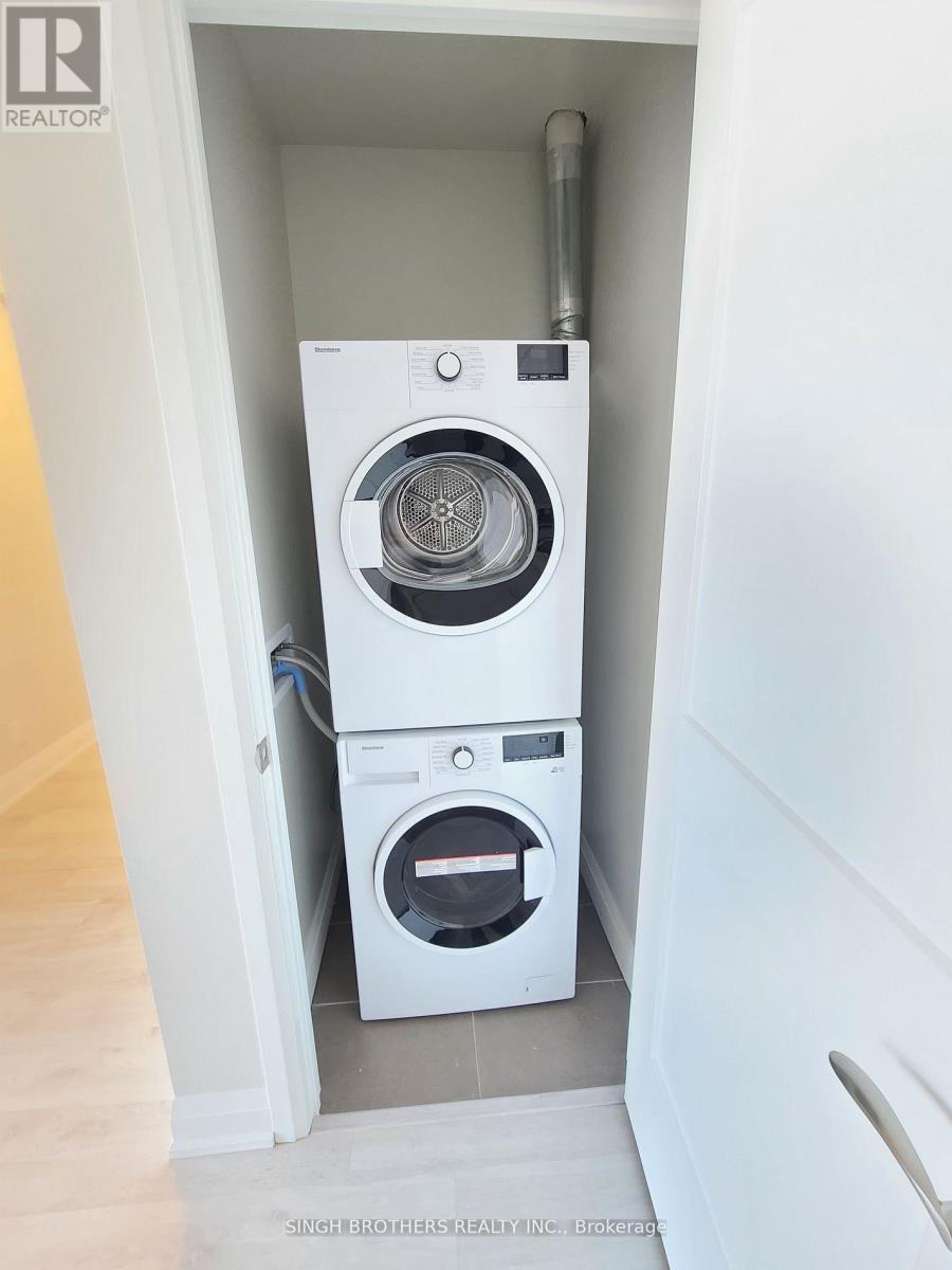 1301 - 15 Lynch Street, Brampton, Ontario  L6W 0C7 - Photo 10 - W12771960