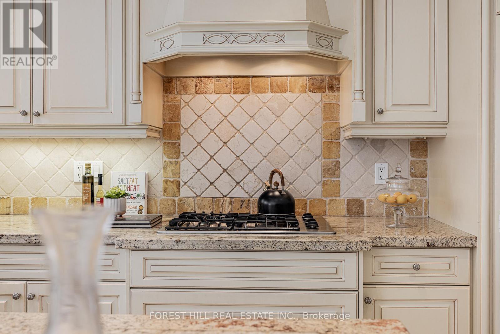 16 Northwood Drive, Toronto, Ontario  M2M 2J8 - Photo 18 - C12766286