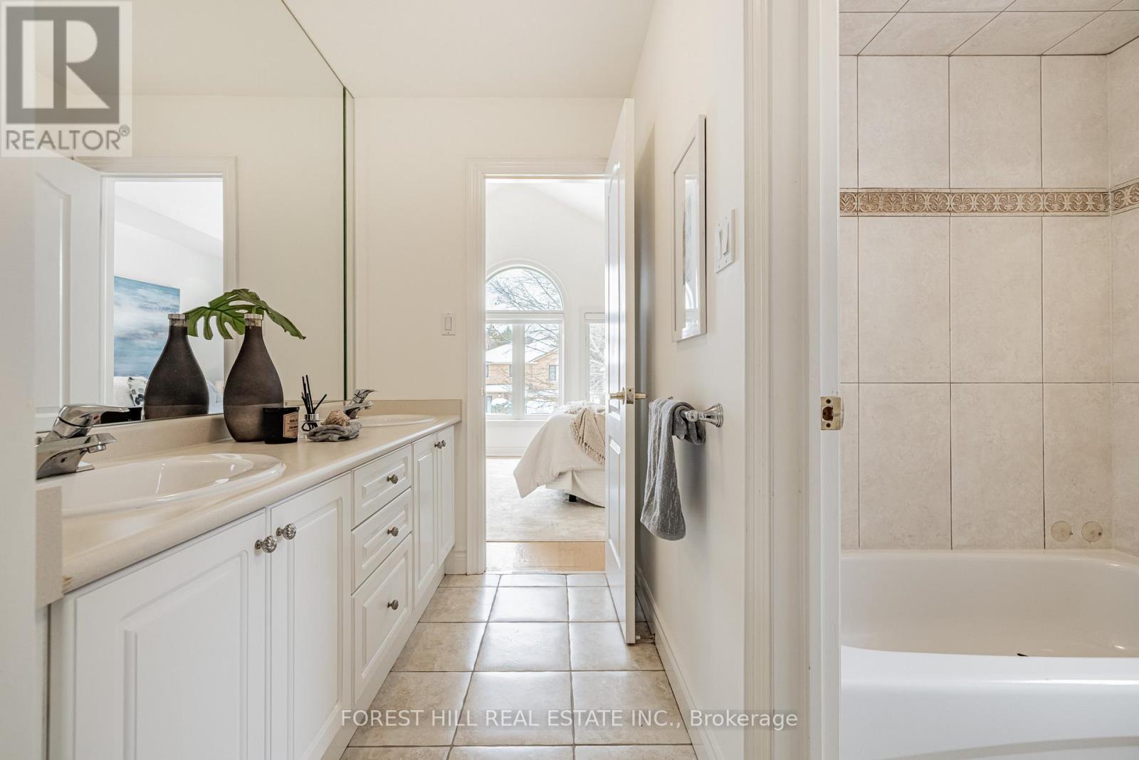 16 Northwood Drive, Toronto, Ontario  M2M 2J8 - Photo 29 - C12766286