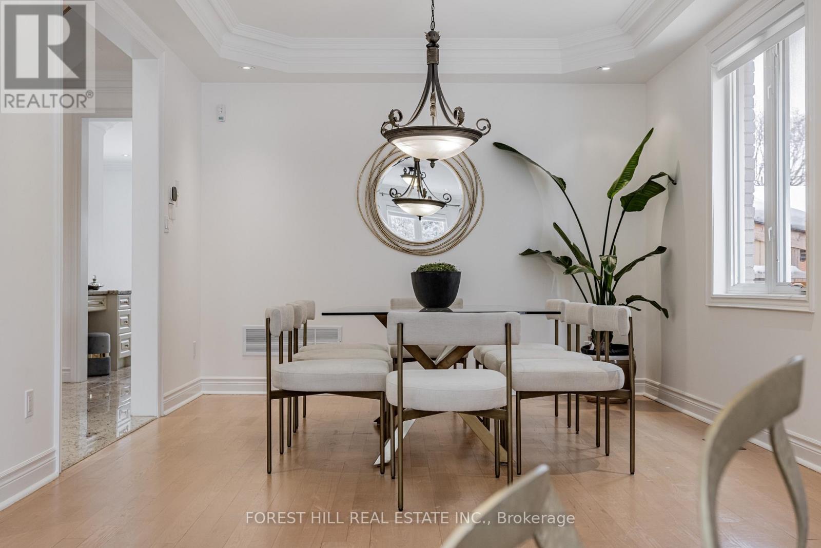 16 Northwood Drive, Toronto, Ontario  M2M 2J8 - Photo 6 - C12766286