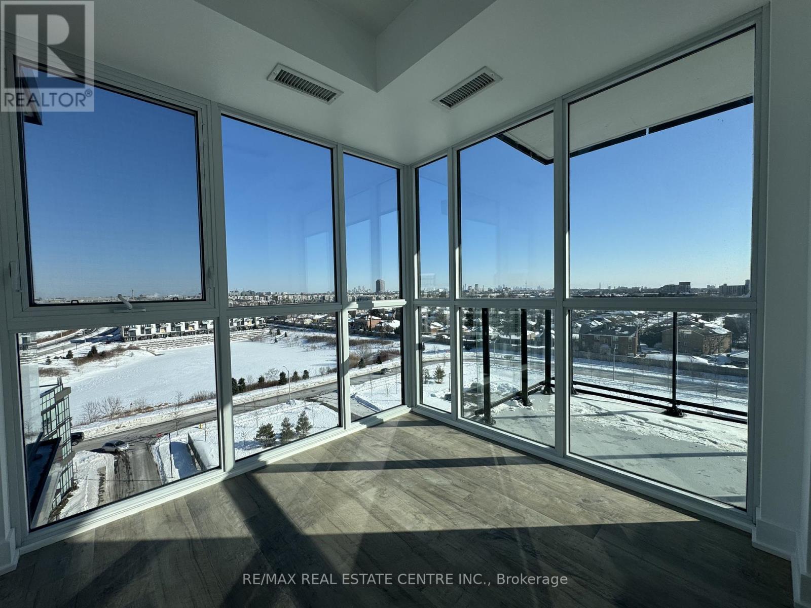 50 GEORGE BUTCHART DRIVE, Toronto, Ontario