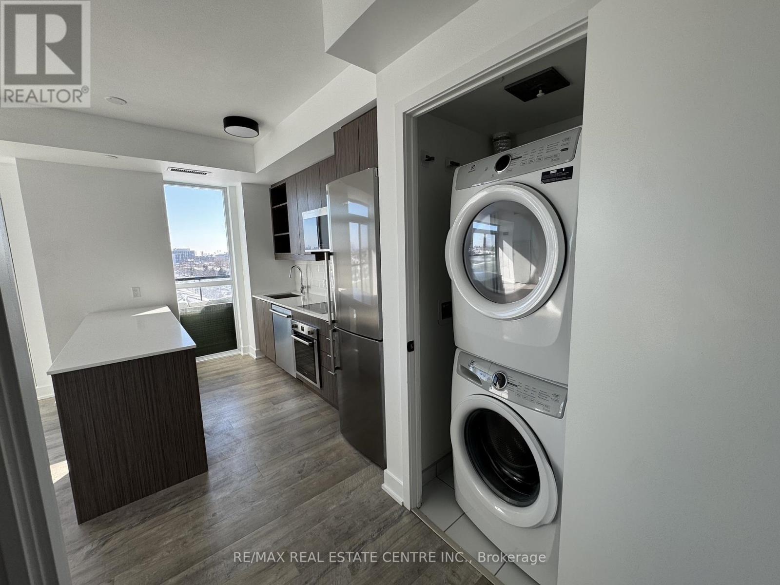 50 George Butchart Drive, Toronto (Downsview-Roding-Cfb), Ontario  M3K 0C9 - Photo 11 - W12746676