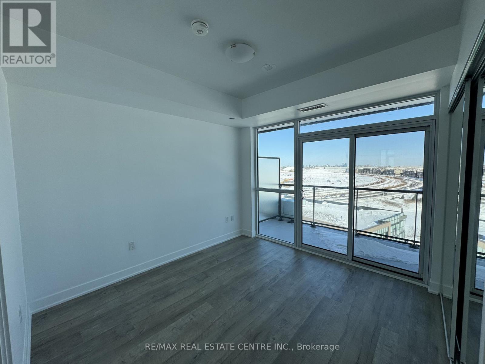 50 George Butchart Drive, Toronto (Downsview-Roding-Cfb), Ontario  M3K 0C9 - Photo 18 - W12746676