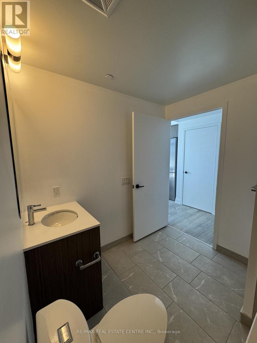 50 George Butchart Drive, Toronto (Downsview-Roding-Cfb), Ontario  M3K 0C9 - Photo 9 - W12746676